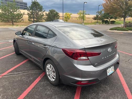 2019 Hyundai ELANTRA SE