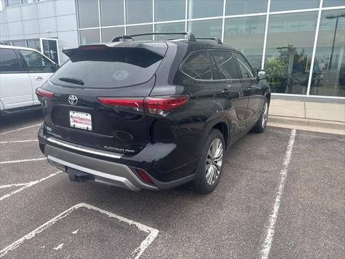 2022 Toyota Highlander Platinum