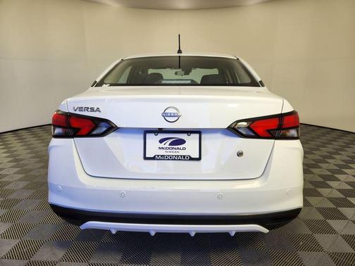 2024 Nissan Versa 1.6 S