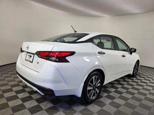2024 Nissan Versa 1.6 S