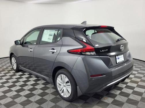 2025 Nissan Leaf S