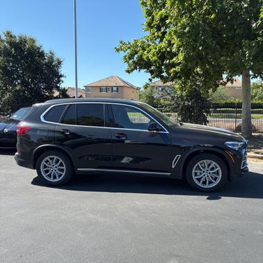Black Sapphire Metallic 2019 BMW X5 xDrive40i