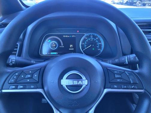 2025 Nissan Leaf S