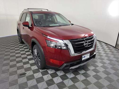 2025 Nissan Pathfinder SL 4WD