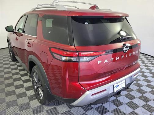 2025 Nissan Pathfinder SL 4WD
