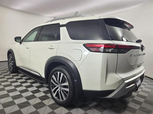2022 Nissan Pathfinder Platinum 4WD