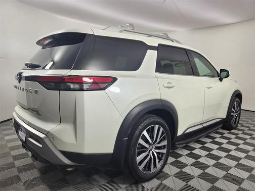 2022 Nissan Pathfinder Platinum 4WD