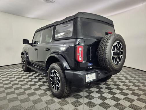 Shadow Black 2022 Ford Bronco Outer Banks