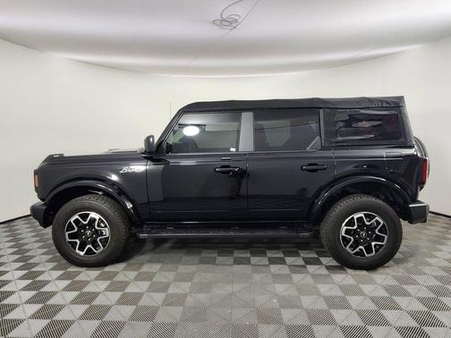 Shadow Black 2022 Ford Bronco Outer Banks