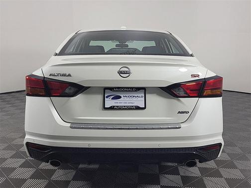 2023 Nissan Altima SR Intelligent AWD