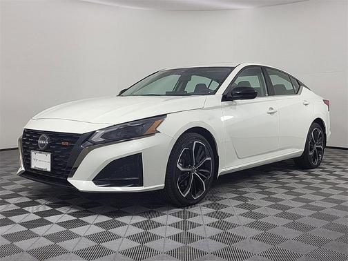2023 Nissan Altima SR Intelligent AWD