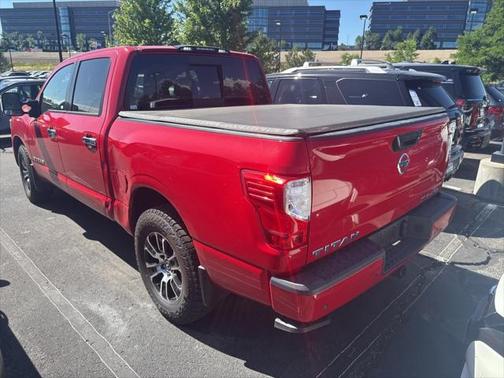 2021 Nissan Titan SV
