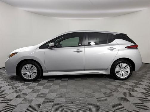 2025 Nissan Leaf S