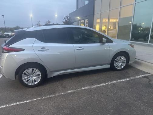 2025 Nissan Leaf S