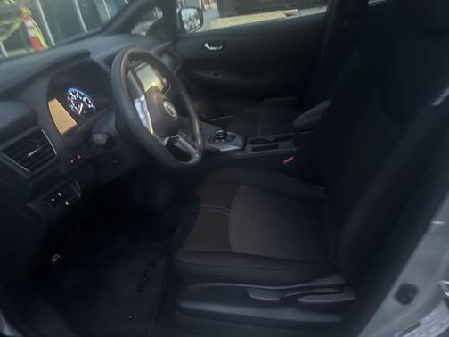 2025 Nissan Leaf S