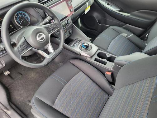 2025 Nissan Leaf S