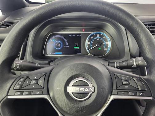 2025 Nissan Leaf S