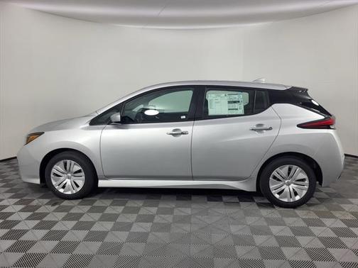 2025 Nissan Leaf S