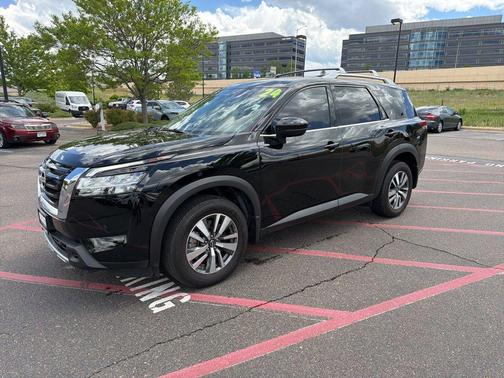 Super Black 2024 Nissan Pathfinder SL 4WD