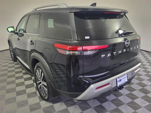 2022 Nissan Pathfinder Platinum 4WD