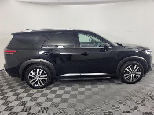 2022 Nissan Pathfinder Platinum 4WD