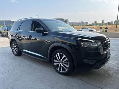 2022 Nissan Pathfinder Platinum 4WD