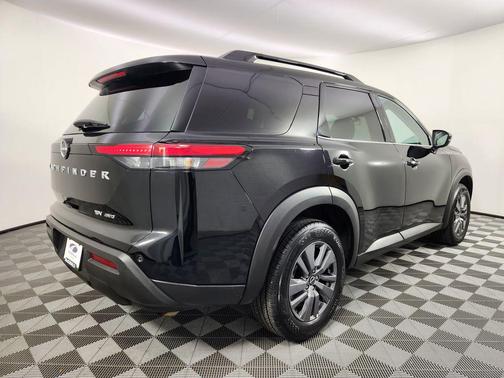 2024 Nissan Pathfinder SV 4WD