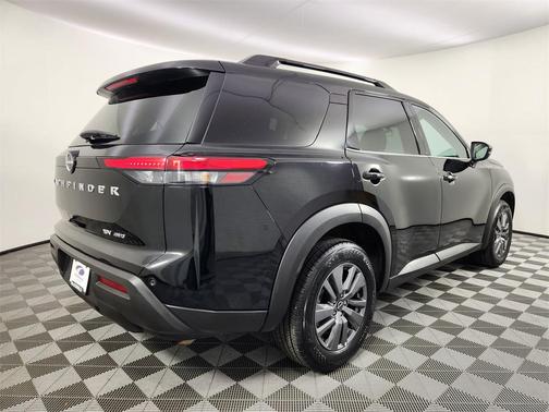 2024 Nissan Pathfinder SV 4WD