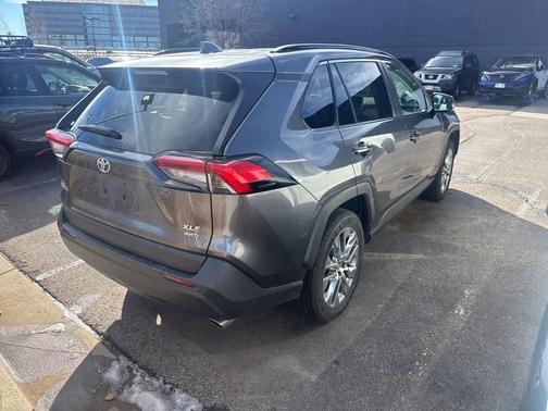 2021 Toyota RAV4 XLE Premium