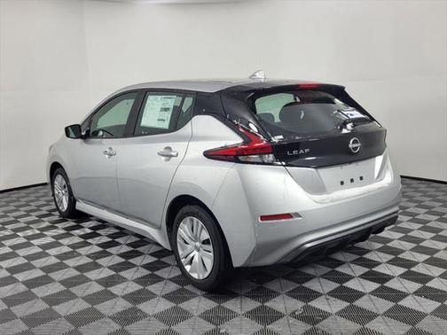 2025 Nissan Leaf S