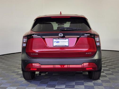 2025 Nissan Kicks SV