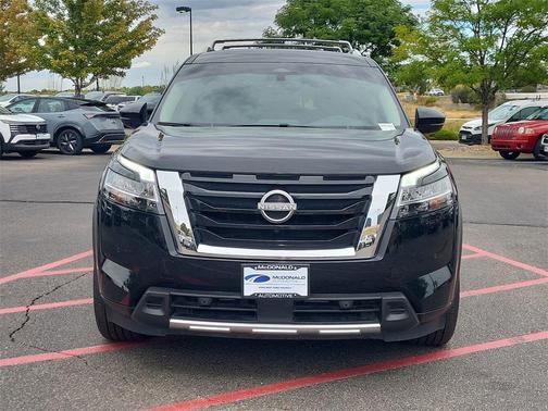 2023 Nissan Pathfinder SL 4WD