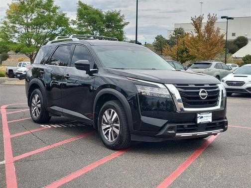 2023 Nissan Pathfinder SL 4WD