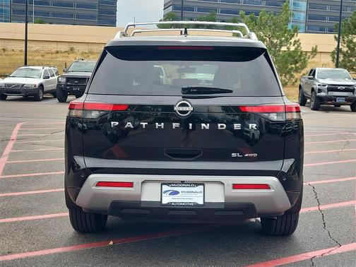 2023 Nissan Pathfinder SL 4WD