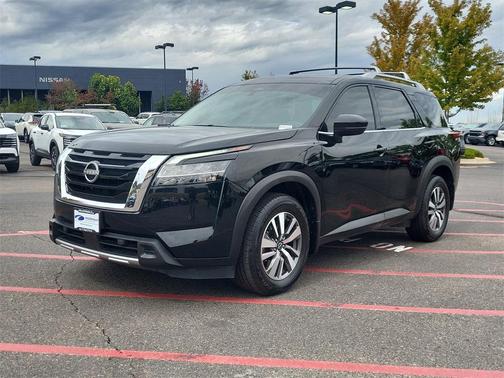 2023 Nissan Pathfinder SL 4WD
