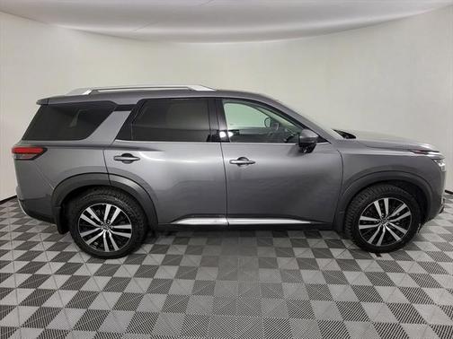 2023 Nissan Pathfinder Platinum 4WD