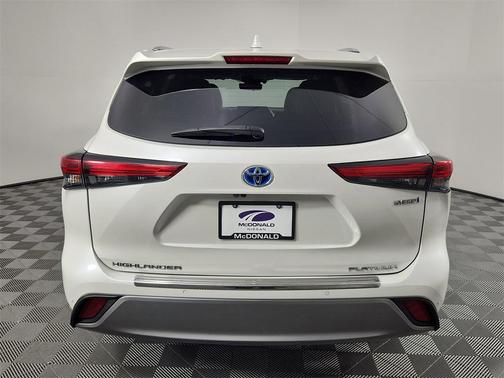 2021 Toyota Highlander Hybrid Platinum