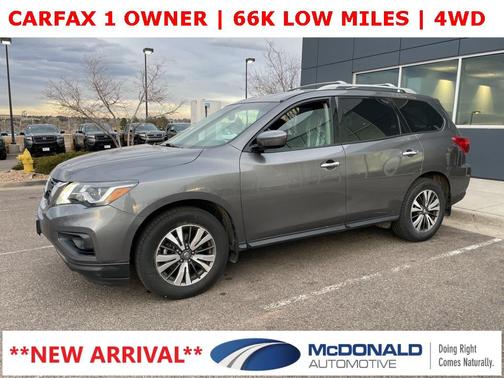 2017 Nissan Pathfinder SV