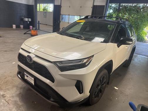 2022 Toyota RAV4 Hybrid SE