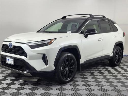 2022 Toyota RAV4 Hybrid SE