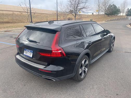 2020 Volvo V60 Cross Country T5