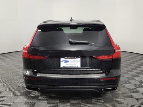 2020 Volvo V60 Cross Country T5