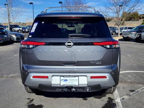 2025 Nissan Pathfinder Platinum 4WD