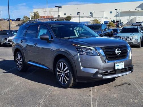 2025 Nissan Pathfinder Platinum 4WD