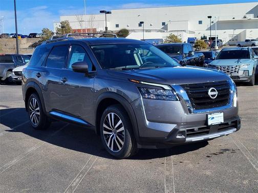 2025 Nissan Pathfinder Platinum 4WD