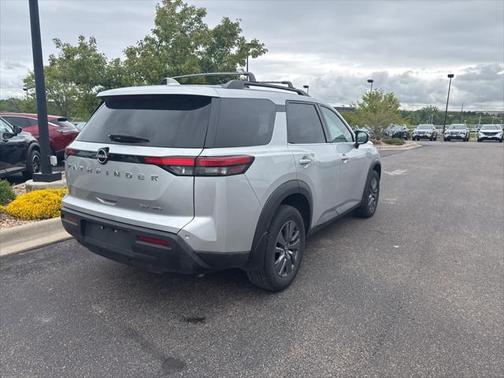 2022 Nissan Pathfinder SV 4WD