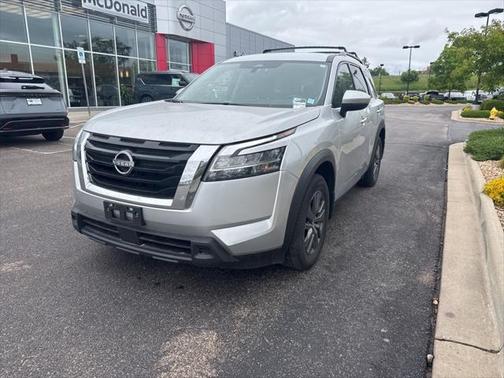 2022 Nissan Pathfinder SV 4WD