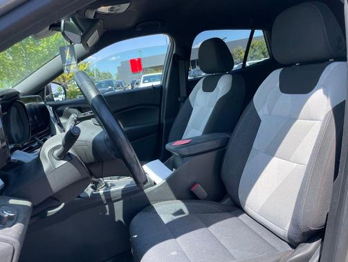 Sterling Gray Metallic 2024 Chevrolet Trax FWD 1RS