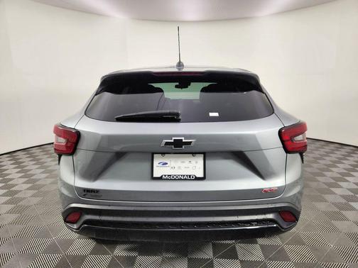 Sterling Gray Metallic 2024 Chevrolet Trax FWD 1RS