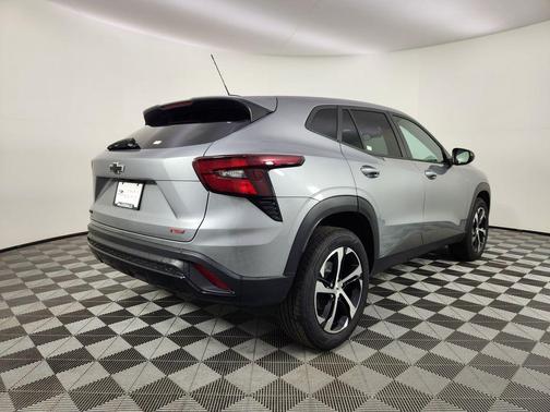 Sterling Gray Metallic 2024 Chevrolet Trax FWD 1RS